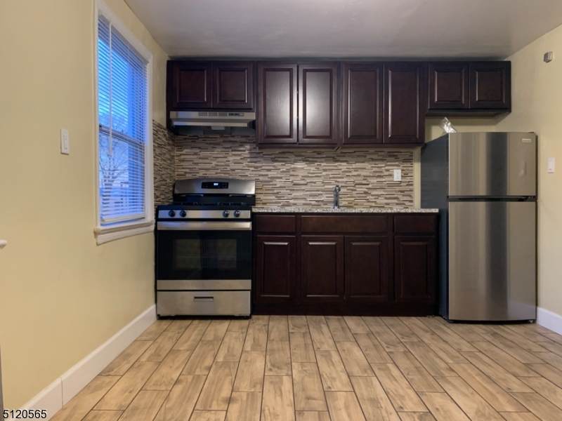 1113 Sheridan Ave - Photo 1