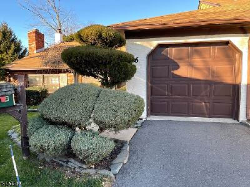6 Cheltenham Pl - Photo 1
