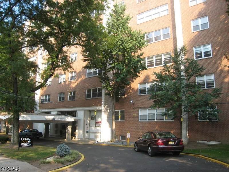 39 E 39Th St - Photo 1