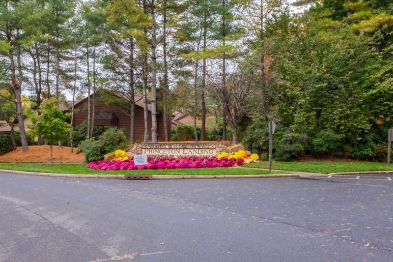 1203 Sayre Dr - Photo 1