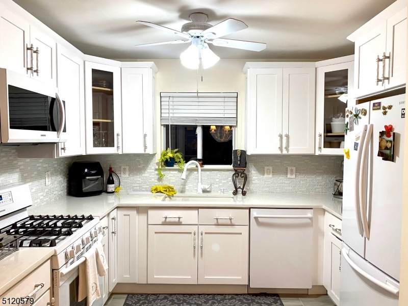 702 Reed Ct - Photo 1