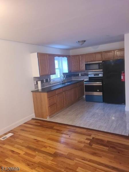 138 19Th Ave - Photo 1