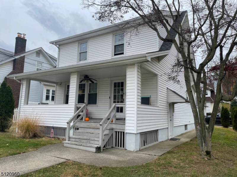 441 Mason Ave - Photo 1