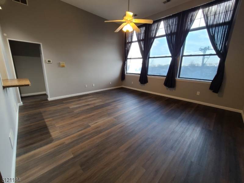 434 Lawrence St, Apt 19 - Photo 1