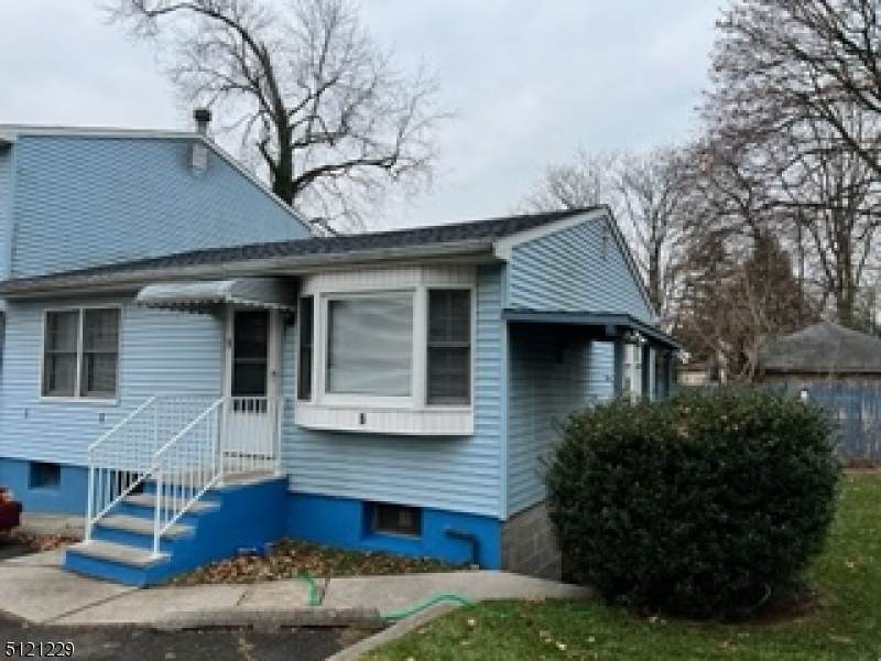 649 W Grand Ave - Photo 1