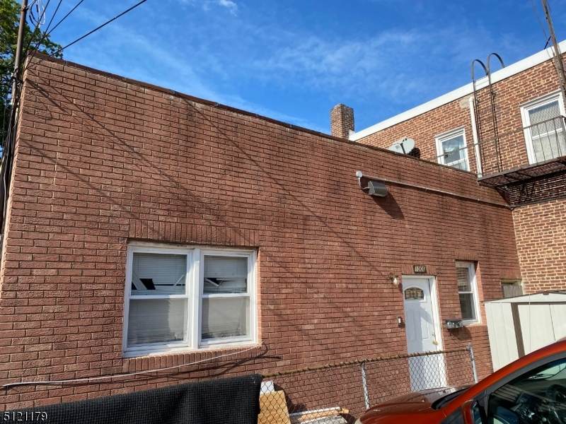 100 Elmora Ave - Photo 1