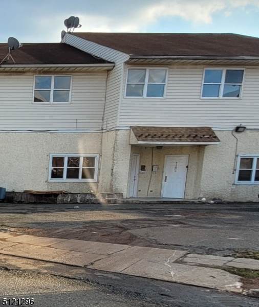 604 Livingston St - Photo 1