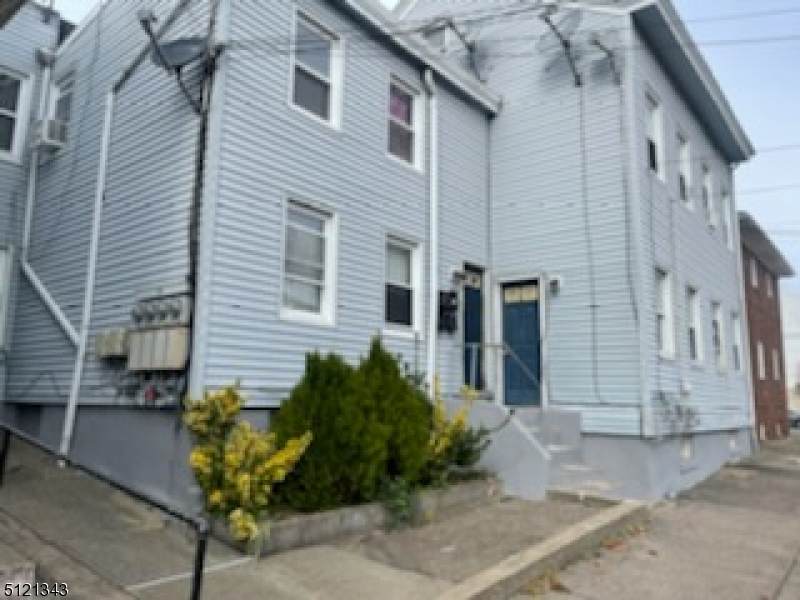 100 Nagle St - Photo 1
