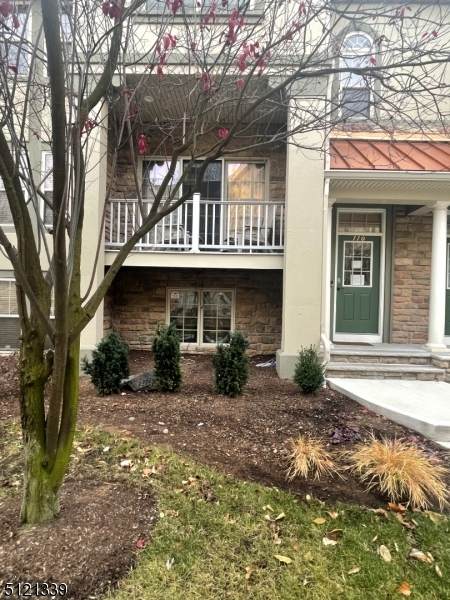 770 Green Ln - Photo 1
