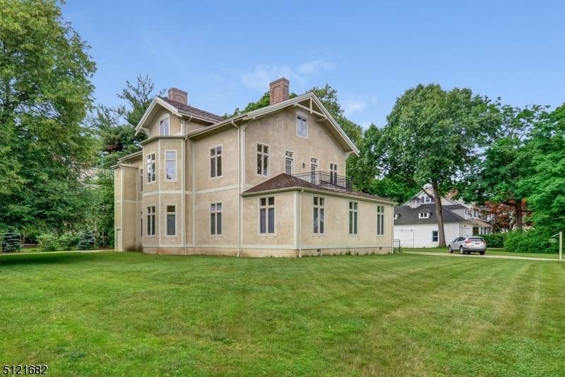 21 Perry Street - Photo 1