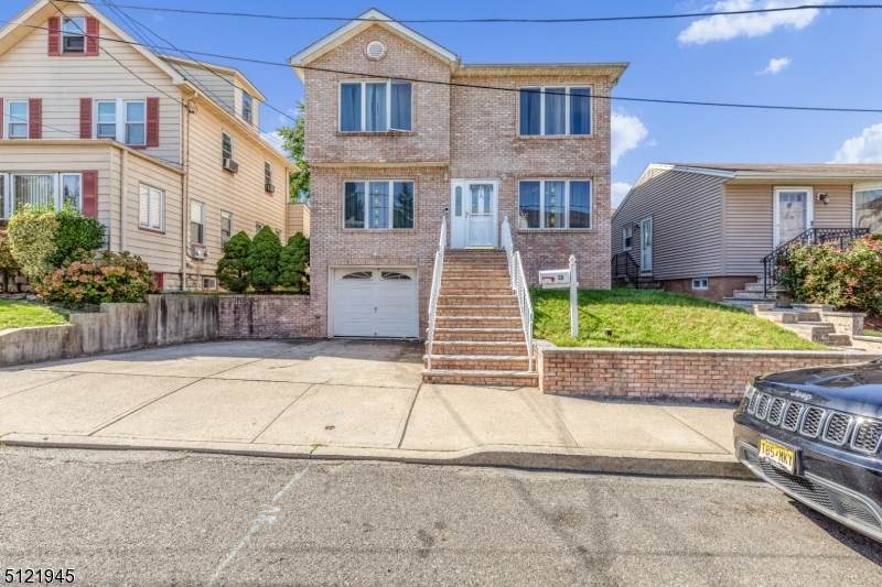 13 Bayliss St - Photo 1