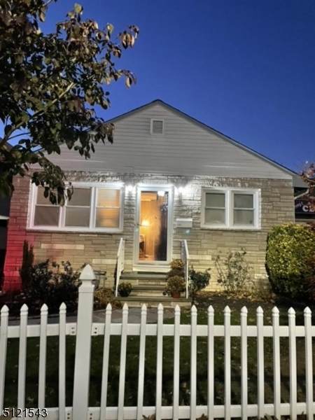 1811 E 2Nd St - Photo 1