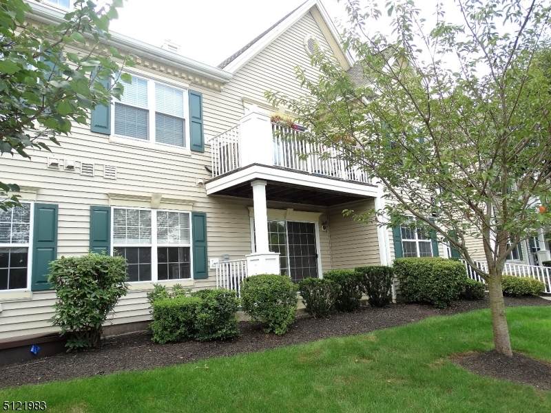 820 Magnolia Ln - Photo 1