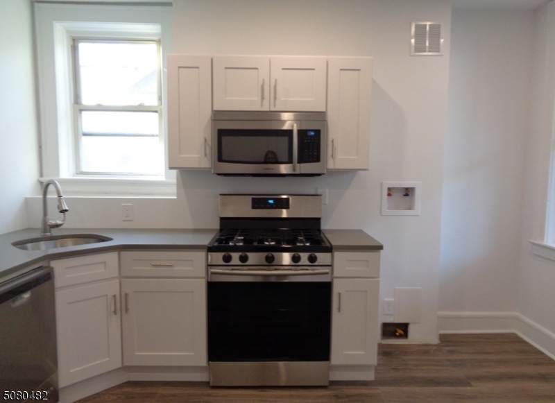 81 Glenridge Ave - Photo 1