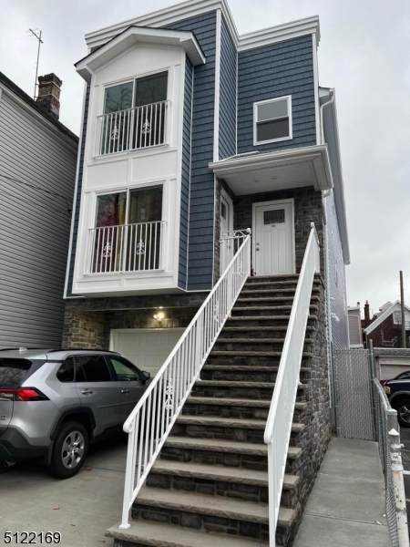 512 Livingston St - Photo 1