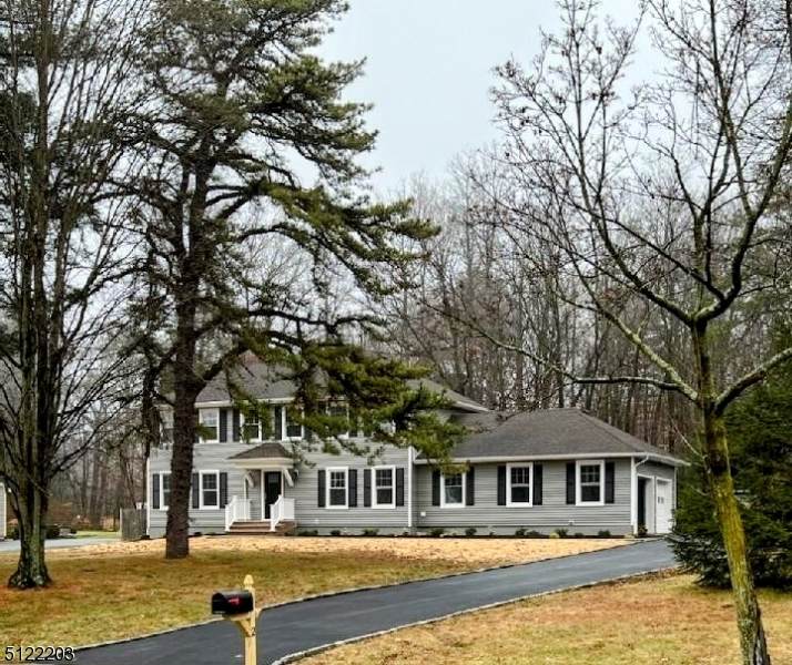 2 Radcliff Dr - Photo 1