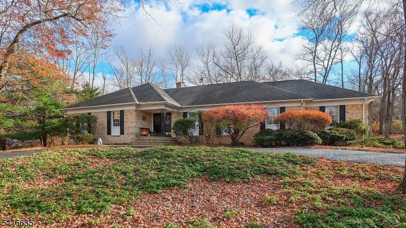 83 Sherwood Ln - Photo 1
