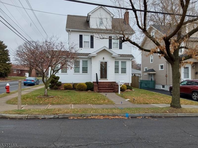 1620 Orchard Ter - Photo 1