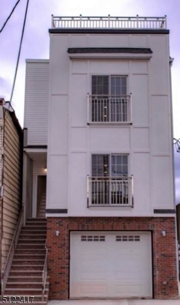 648 Ferry St - Photo 1