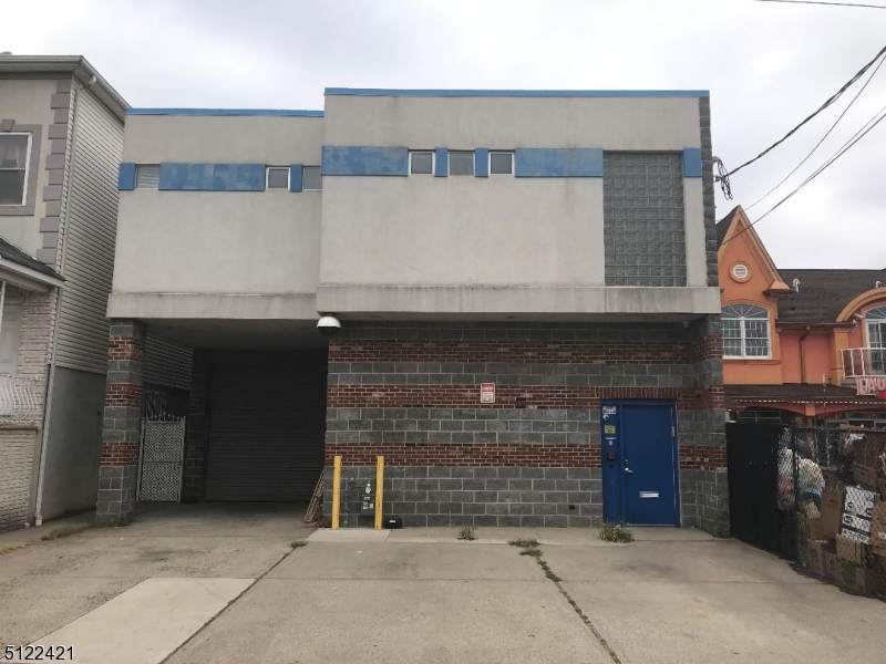 809 Bond St - Photo 1