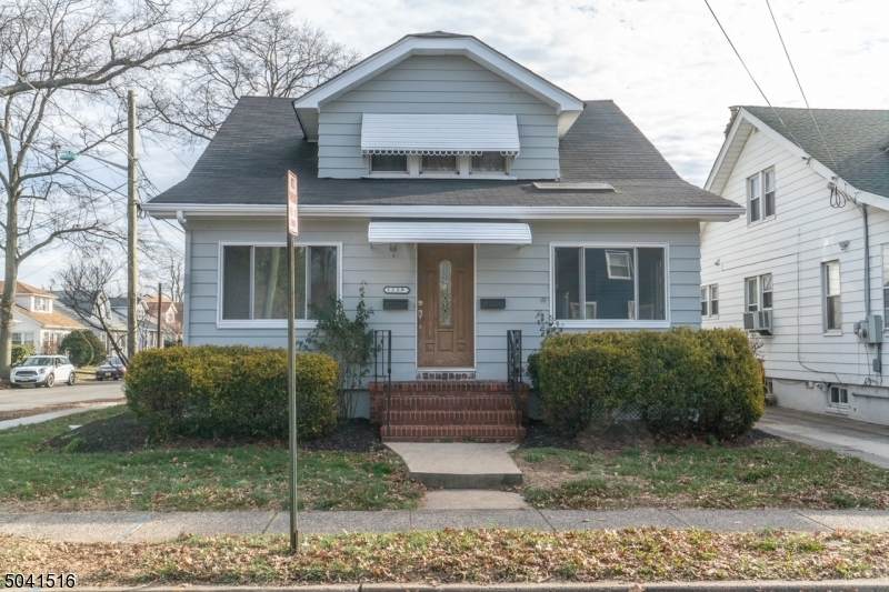 1259 Oakland Ave - Photo 1