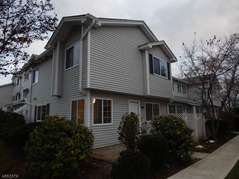 23 Hyde Ct - Photo 1