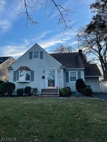 1607 Summit Ter - Photo 1