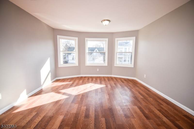 137 21St St - Photo 1