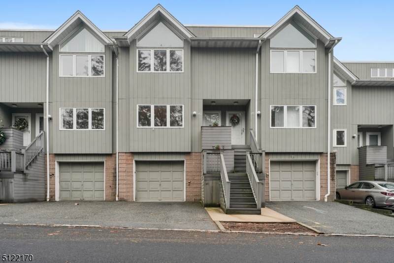 157 Marion Dr - Photo 1