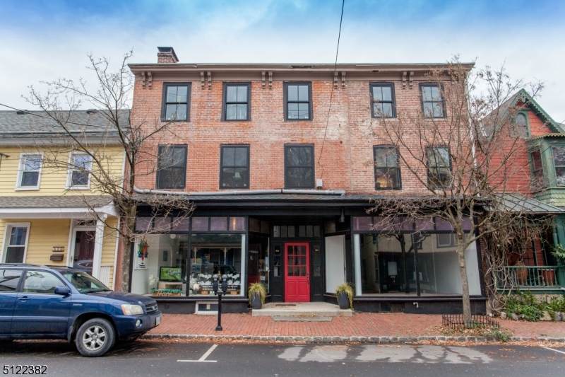 54 Coryell St - Photo 1