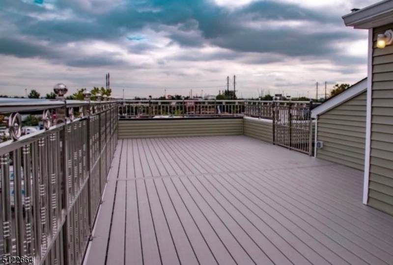 648 Ferry St - Photo 1