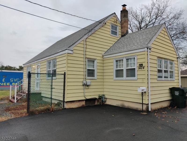 1424 St Georges Ave - Photo 1