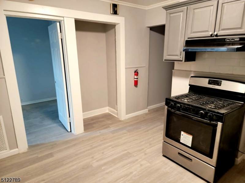50 Hazelwood Ave - Photo 1