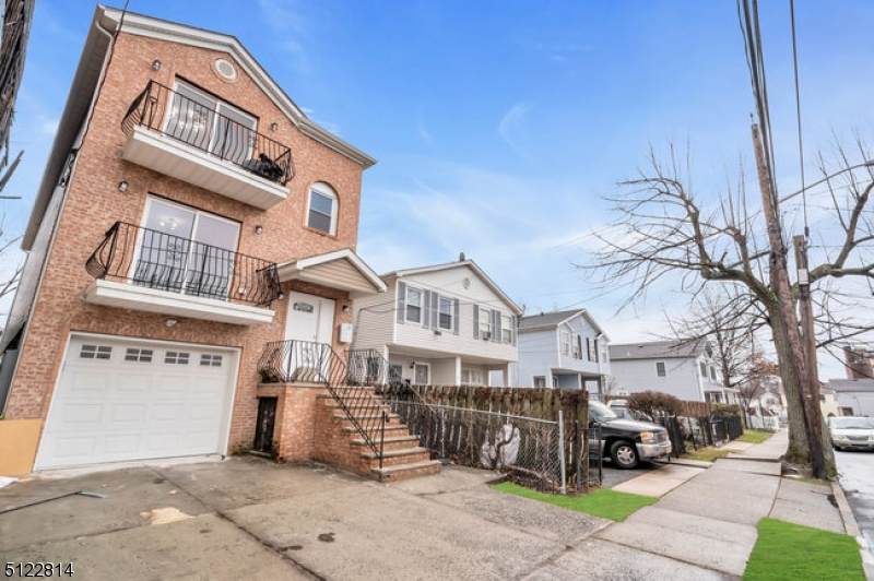 428 S 9Th St - Photo 1