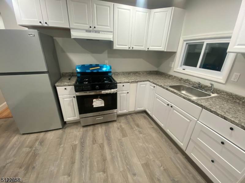 634 Maple Ave - Photo 1