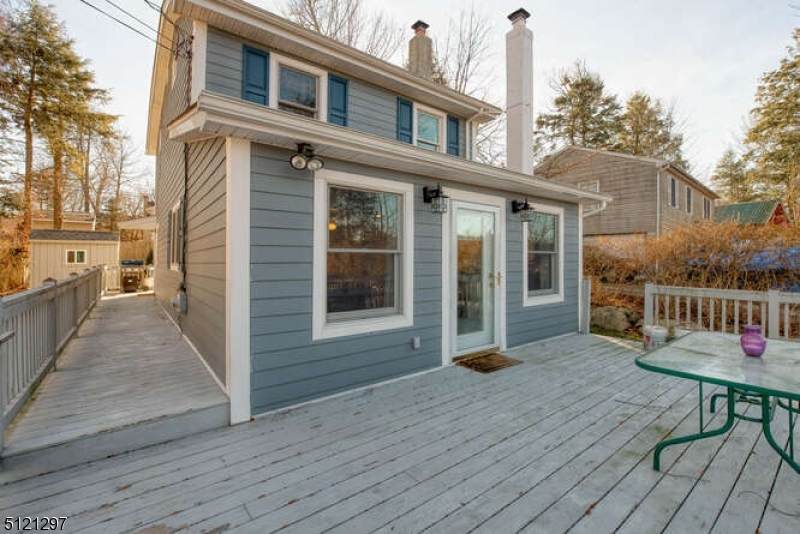 122 Point Breeze Dr - Photo 1
