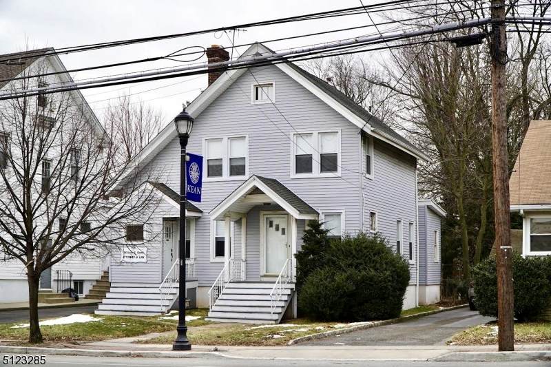 1370 Morris Ave - Photo 1