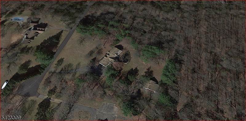 18 Laura Ln - Photo 1