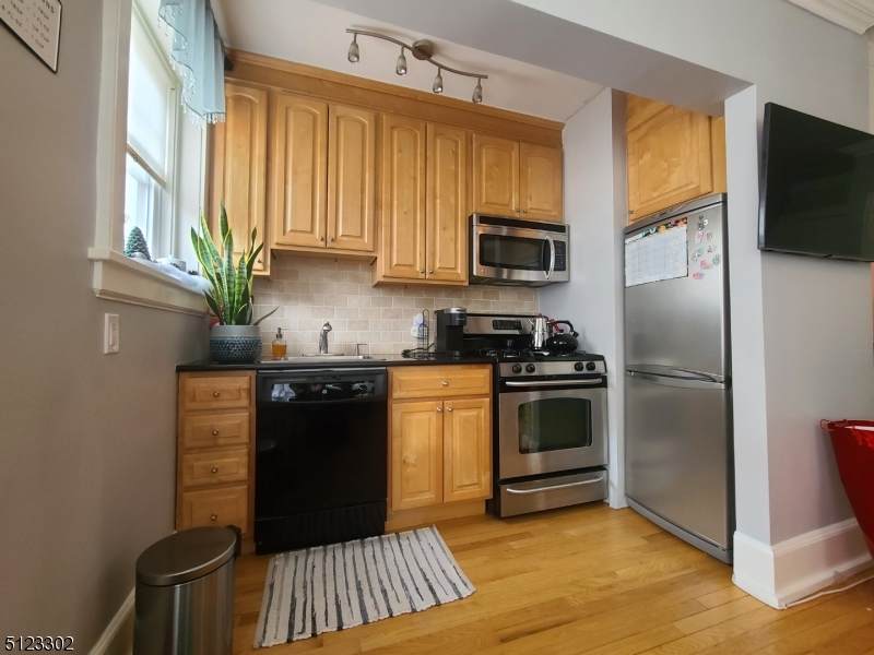 45 Park Ave - Photo 1