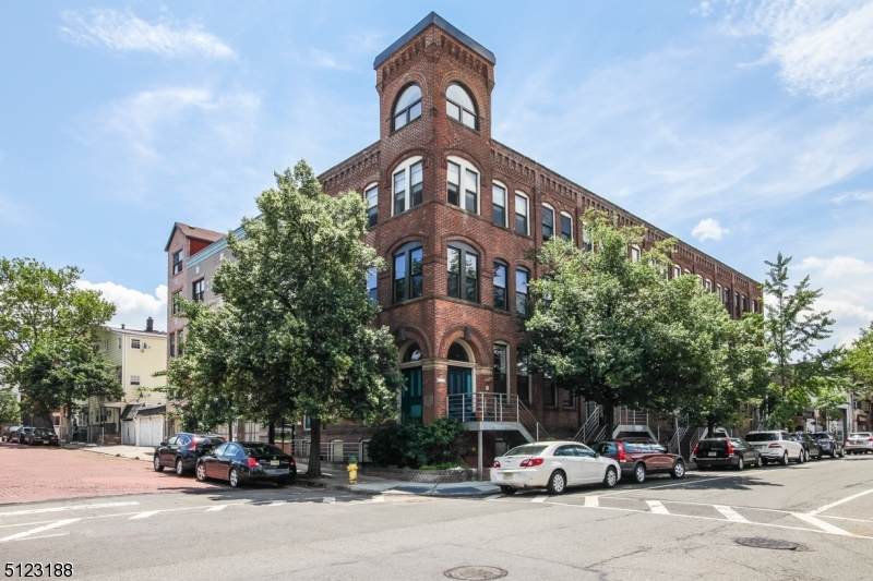 54 Mcwhorter St - Photo 1