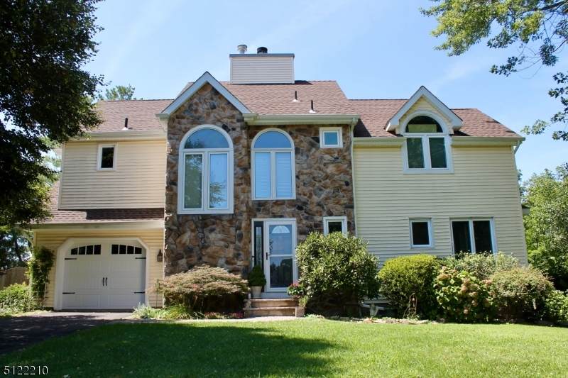 18 Updike Ave - Photo 1