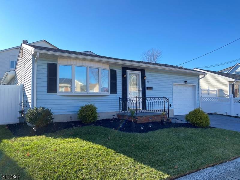 51 S Grove Ave - Photo 1
