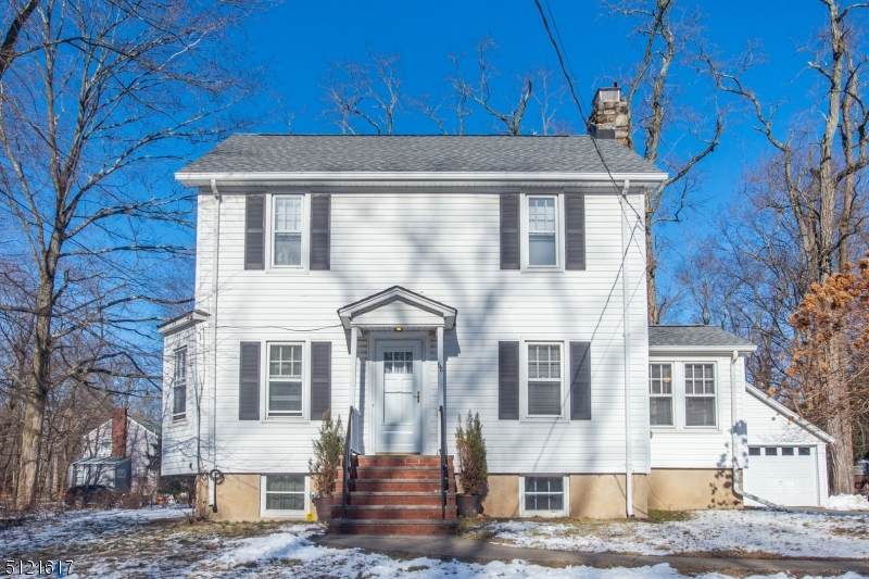 68 Morris Ave - Photo 1