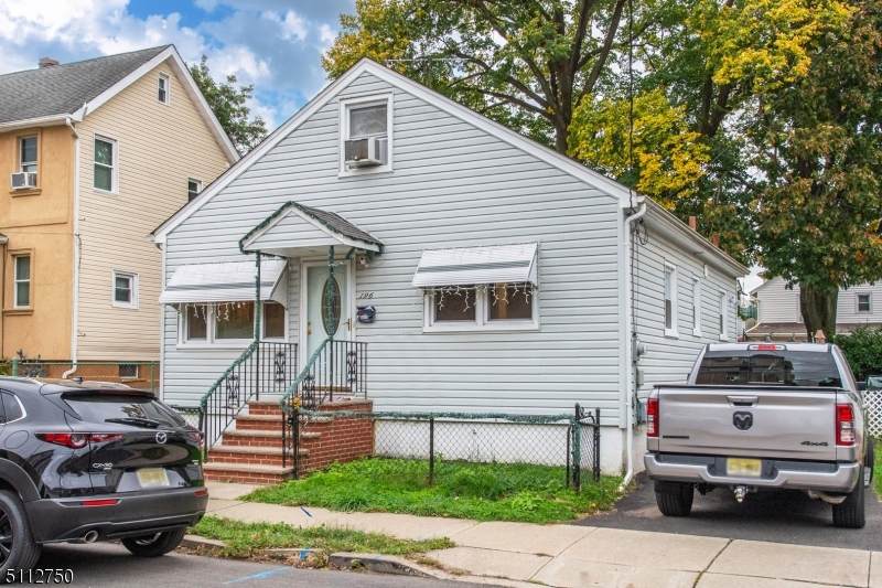 196 Boston Ave - Photo 1