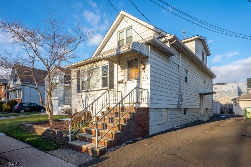 119 Jefferson Ave - Photo 1