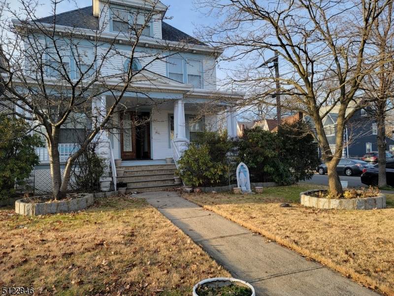 165 Lincoln Ave - Photo 1