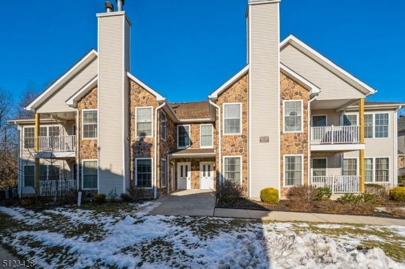 103 Chariot Ct - Photo 1