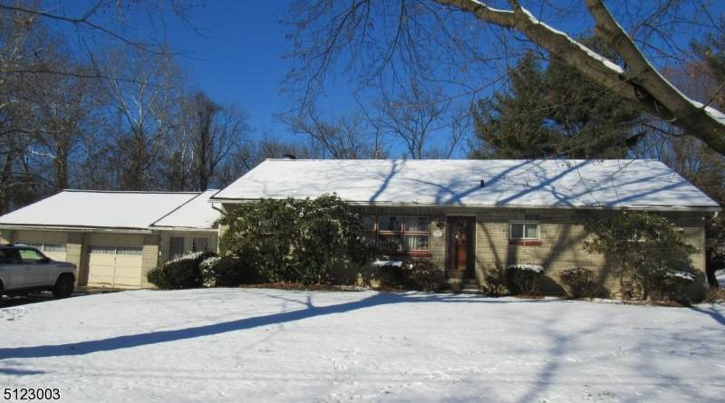 311 Kent Street - Photo 1