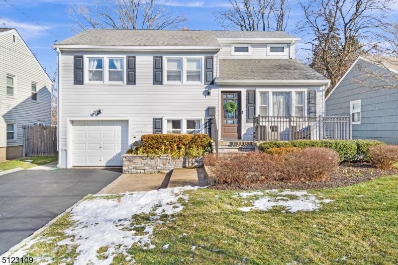 433 Victor St - Photo 1