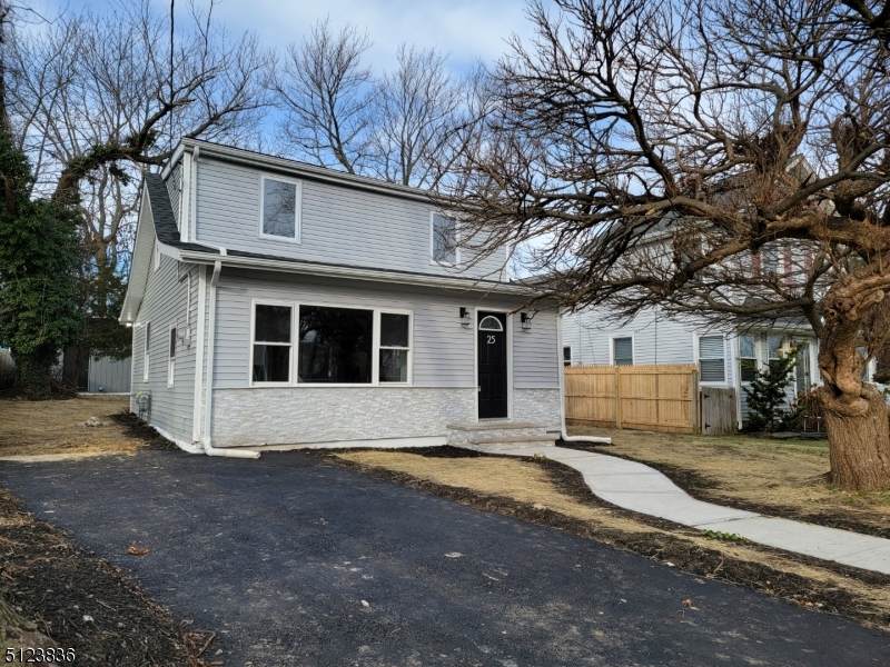 25 Leonard Ave - Photo 1